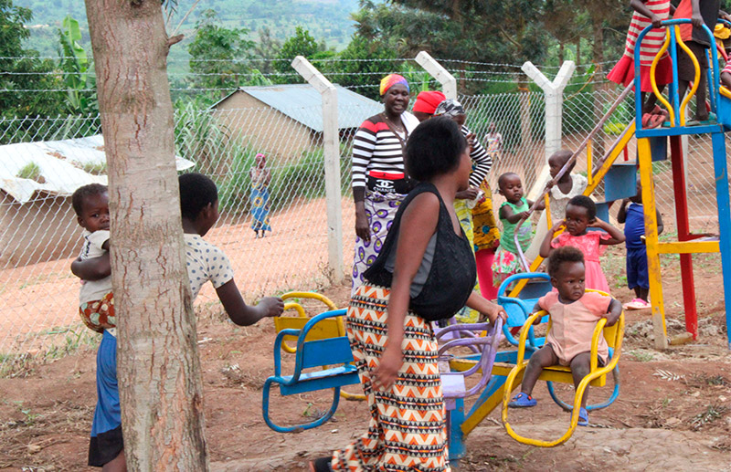 Centro Multifuncional en el asentamiento de refugiados de Kyaka II, Uganda