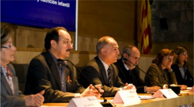 De izquierda a derecha, Sra. Mª Jesús Arasanz, Vicepresidenta de Fundació Ordesa; Sr. Xavier Masllorens, Director General de APPS; Il. Sr. Jaume Bosch, Alcalde de Sant Boi de Llobregat; Excmo. Dr. Miquel Ylla-Català, Presidente de la Real Academia de Farmacia de Cataluña; Dra. Carmen Cabezas, Subdirectora General de Promoción de Salud de la Generalitat de Catalunya; Sra. Isolda Ventura, Presidenta de Fundació Ordesa.