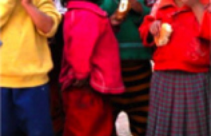 niños desplazados por la violencia en Alcalá (Colombia)