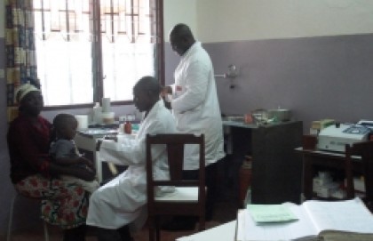 ampliación y mejora de la cobertura sanitaria de la población de Djunang (Camerún)