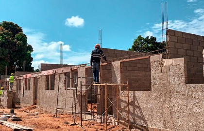Construcción de un centro escolar en Angola por Moviendo Corazones y Fundació Ordesa