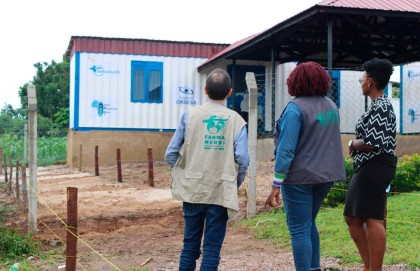 Exterior del centro multifuncional de FarmaMundi y Fundació Ordes